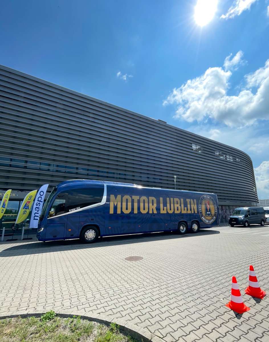 Były kapitan Motoru Lublin przekazał klubowi nowoczesny autobus drużynowy
