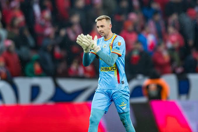 Komisja Dyscyplinarna PZPN zawiesza bramkarza Korony Kielce Xaviera Dziekońskiego po zarzutach dotyczących zakładów z 2025 roku