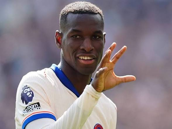 L’attaquant de Chelsea Nicolas Jackson rejoint le LOSC Lille dans le cadre d’un transfert record pour le club