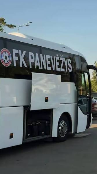 Były kapitan ŁKS Łódź zaskoczył klub, przekazując nowy autobus dla drużyny