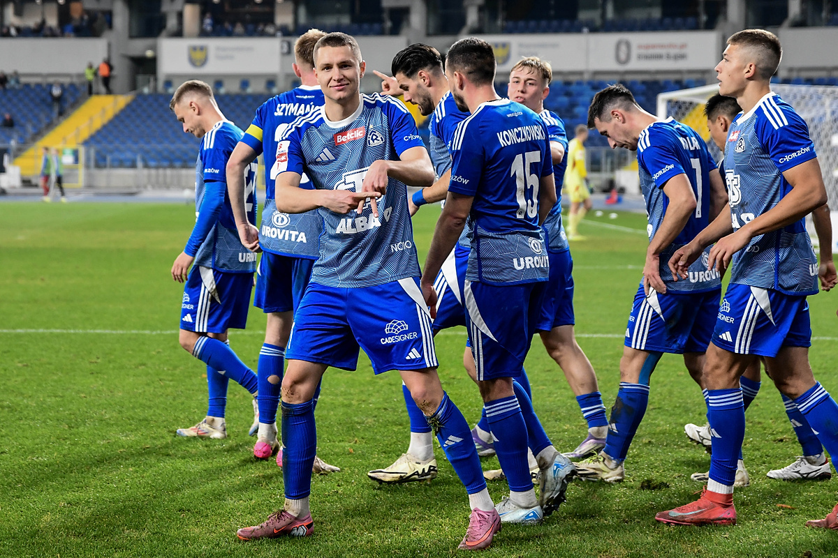 Trener Ruchu Chorzów Waldemar Fornalik ogłasza ostateczną listę zawodników, którzy opuszczą klub tego lata