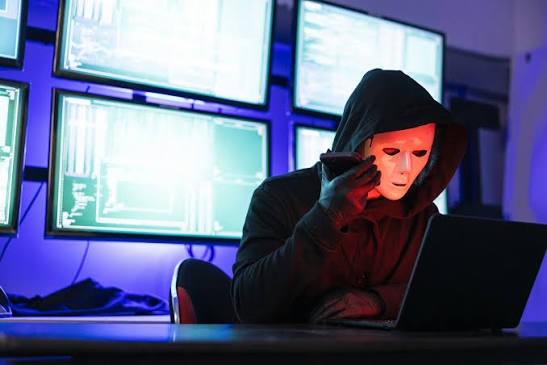 Wie Cyberbetrüger vorgehen und welche Aktivitäten sie ausüben